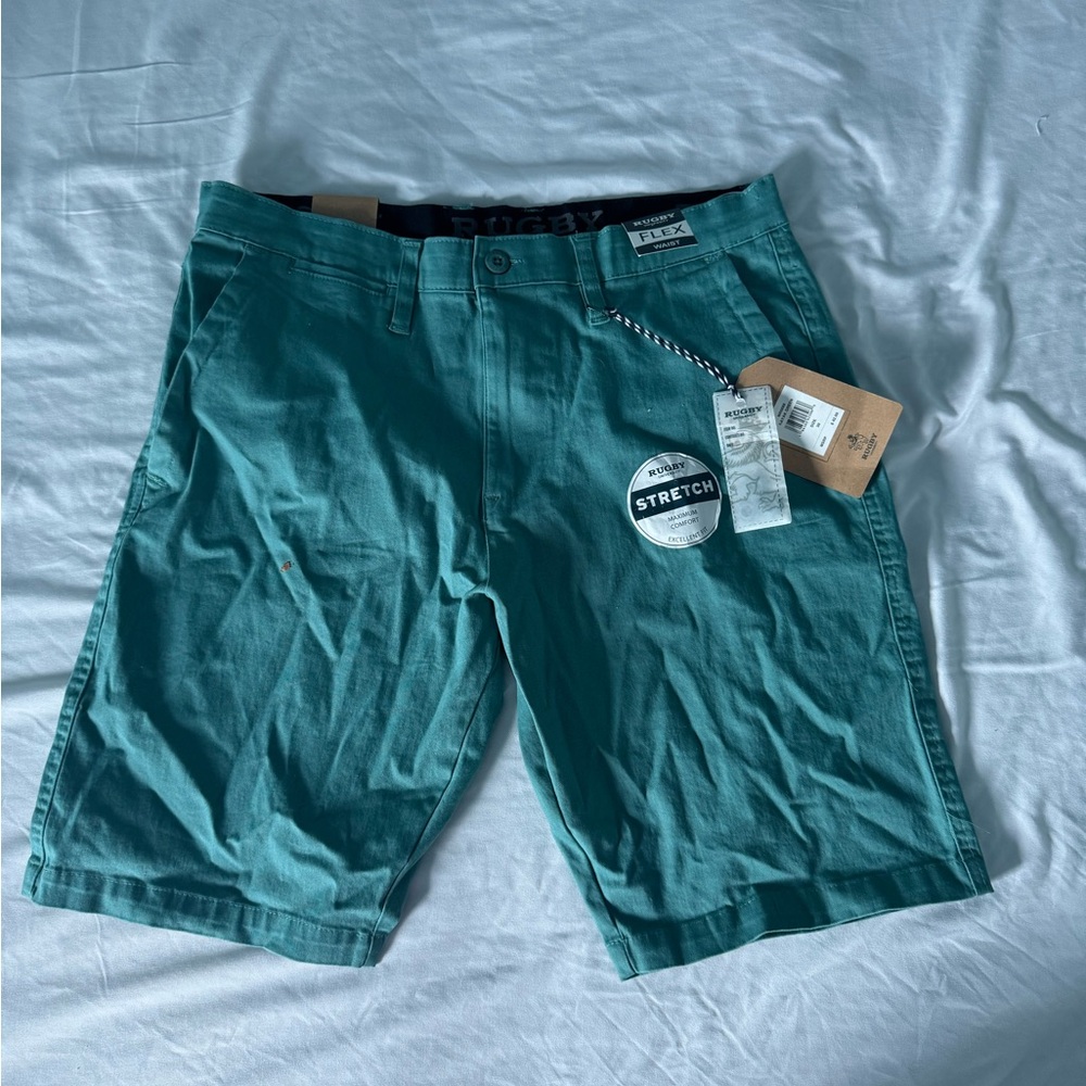 men’s green shorts